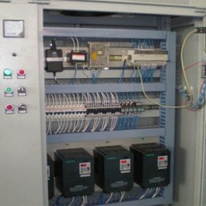 ӛ�׃�l����ϵ�y(t��ng)��10t��ʽץ�����ؙC�ϵđ�(y��ng)��